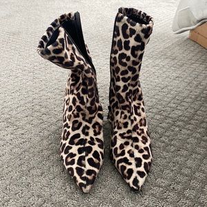 Steve Madden Leopard booties